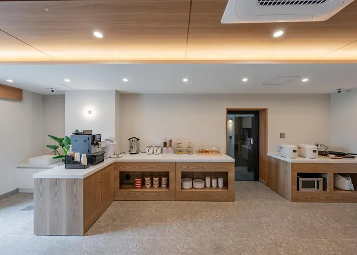 H-avenue Munhyeon Hotel *