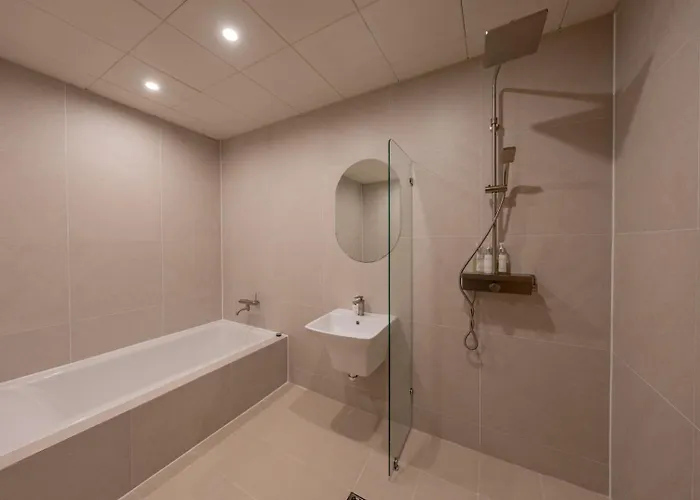 H-avenue Munhyeon Hotel *