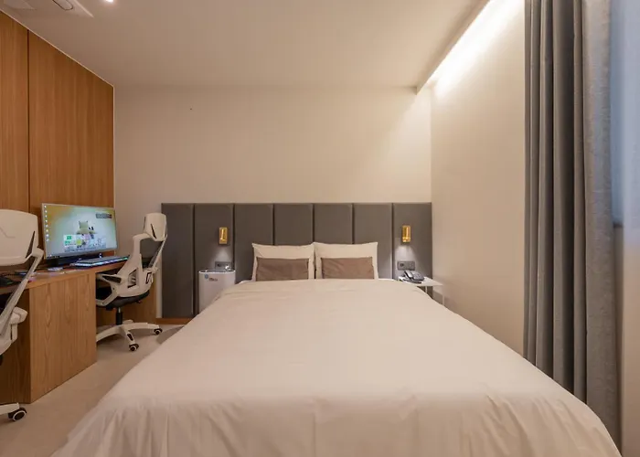 Hotel H-avenue Munhyeon Busan