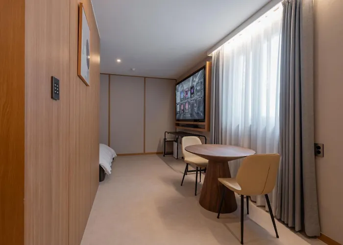 Hotel H-avenue Munhyeon *