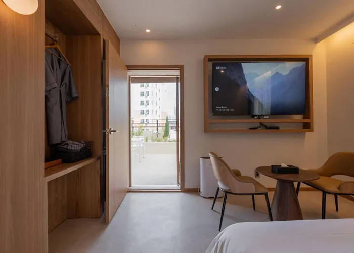 Hotel H-avenue Munhyeon Busan