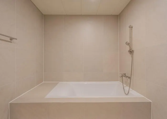 Hotel H-avenue Munhyeon *