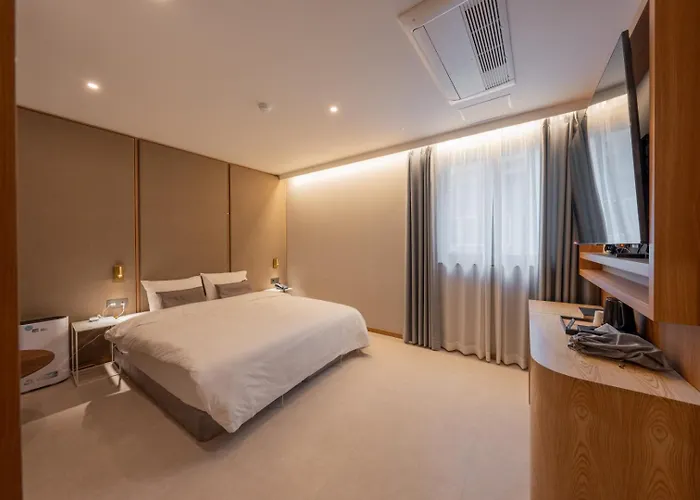 H-avenue Munhyeon Hotel *