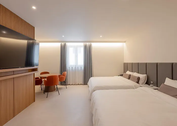 Hotel H-avenue Munhyeon *