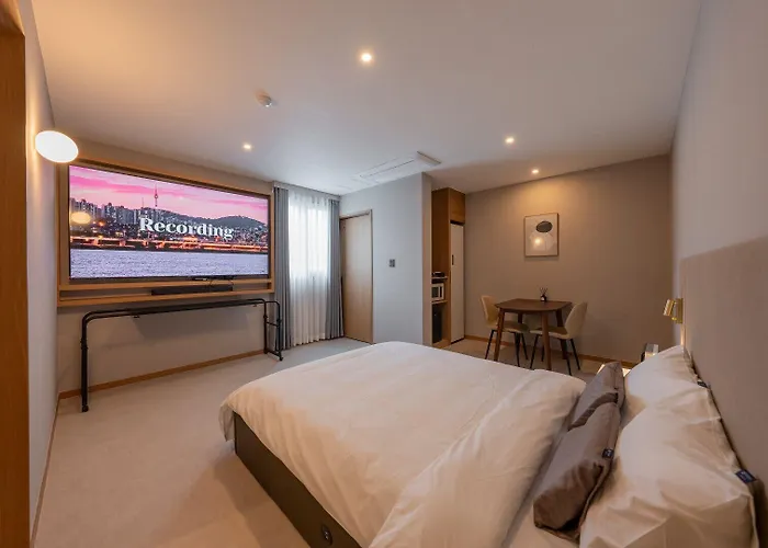 Hotel H-avenue Munhyeon Pusan